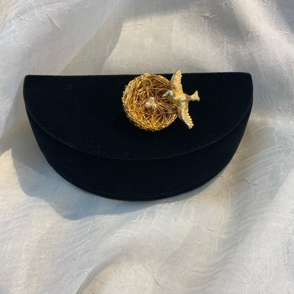 Jeanne Gold Nest With Bird Brooch